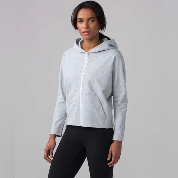 Lululemon Size 6 Minimal Hoodie in
Heathered Power Grey - Picture 1 of 7